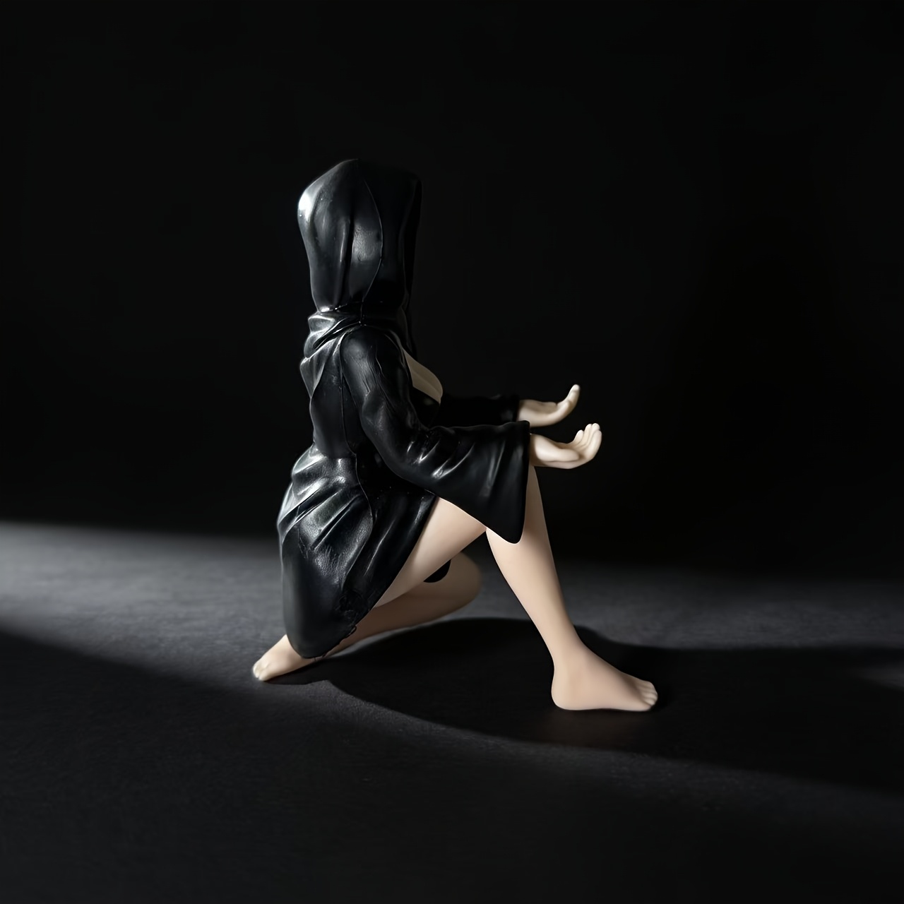 Gifts Mysterious Black Robe Qu - Home Decor Quirky 评论和价格